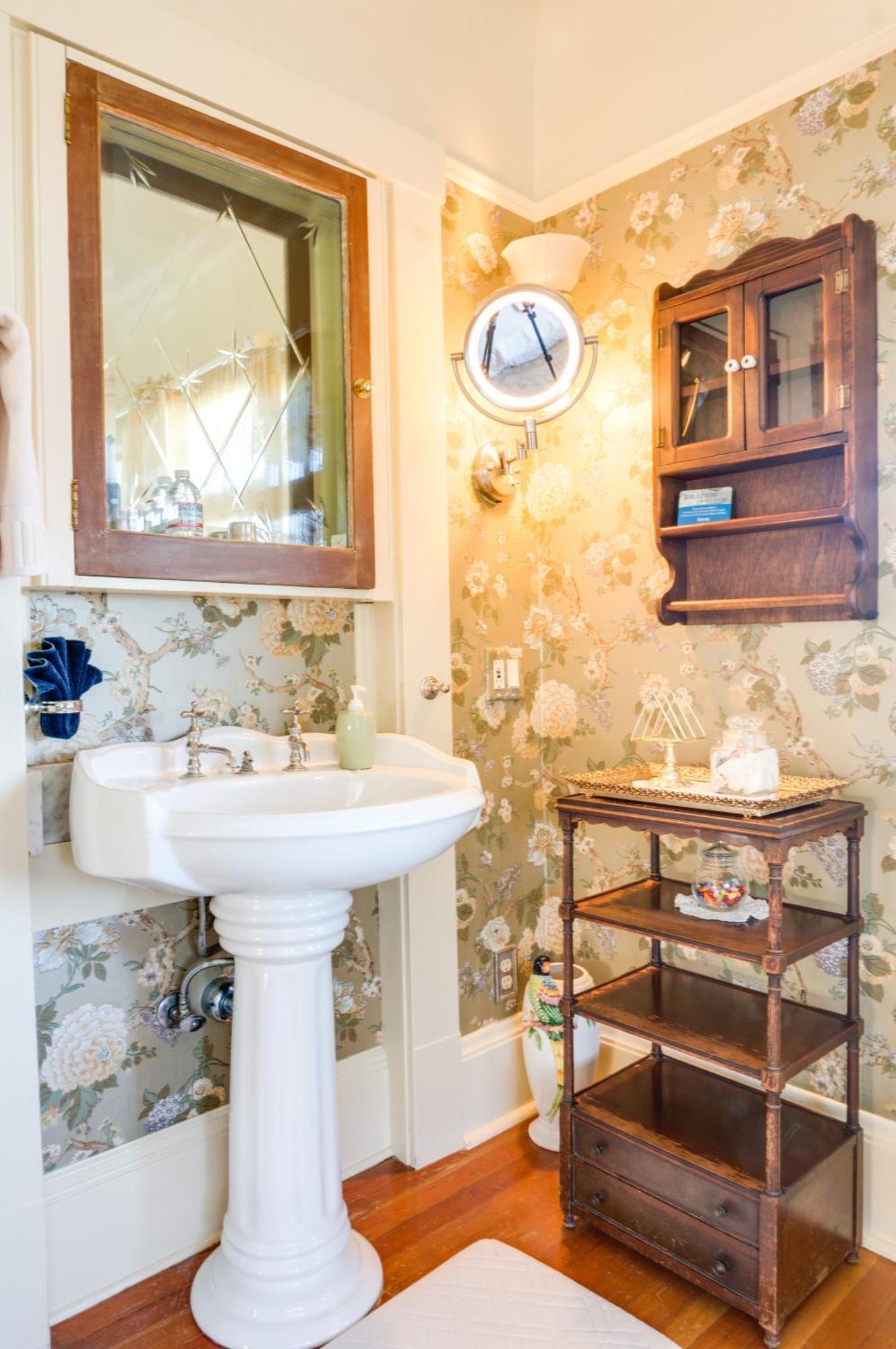 The Jabberwock Bed & Breakfast Монтерей Стая снимка