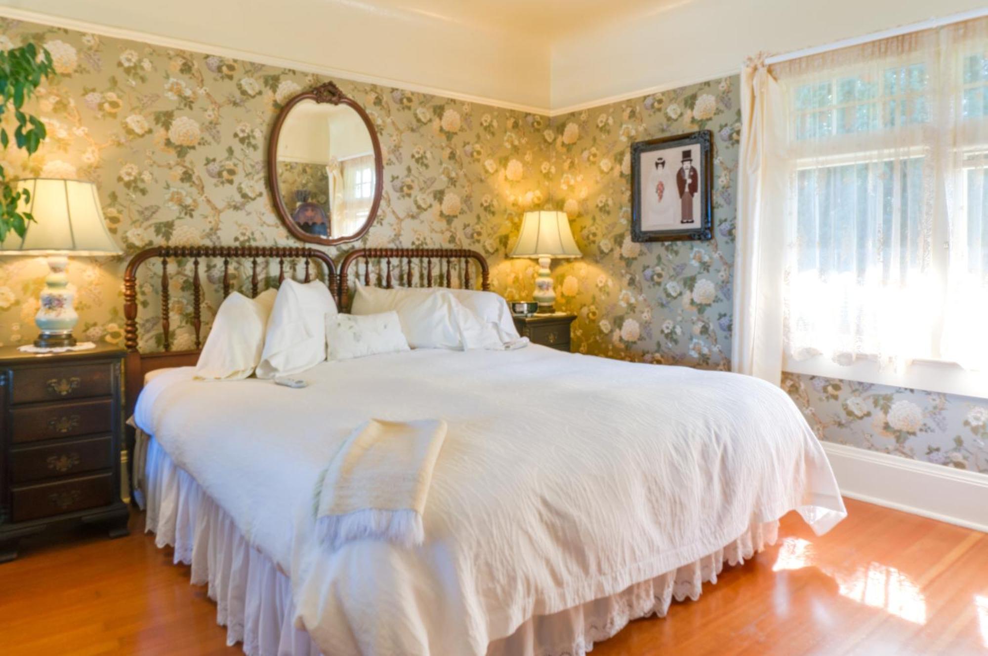 The Jabberwock Bed & Breakfast Монтерей Стая снимка