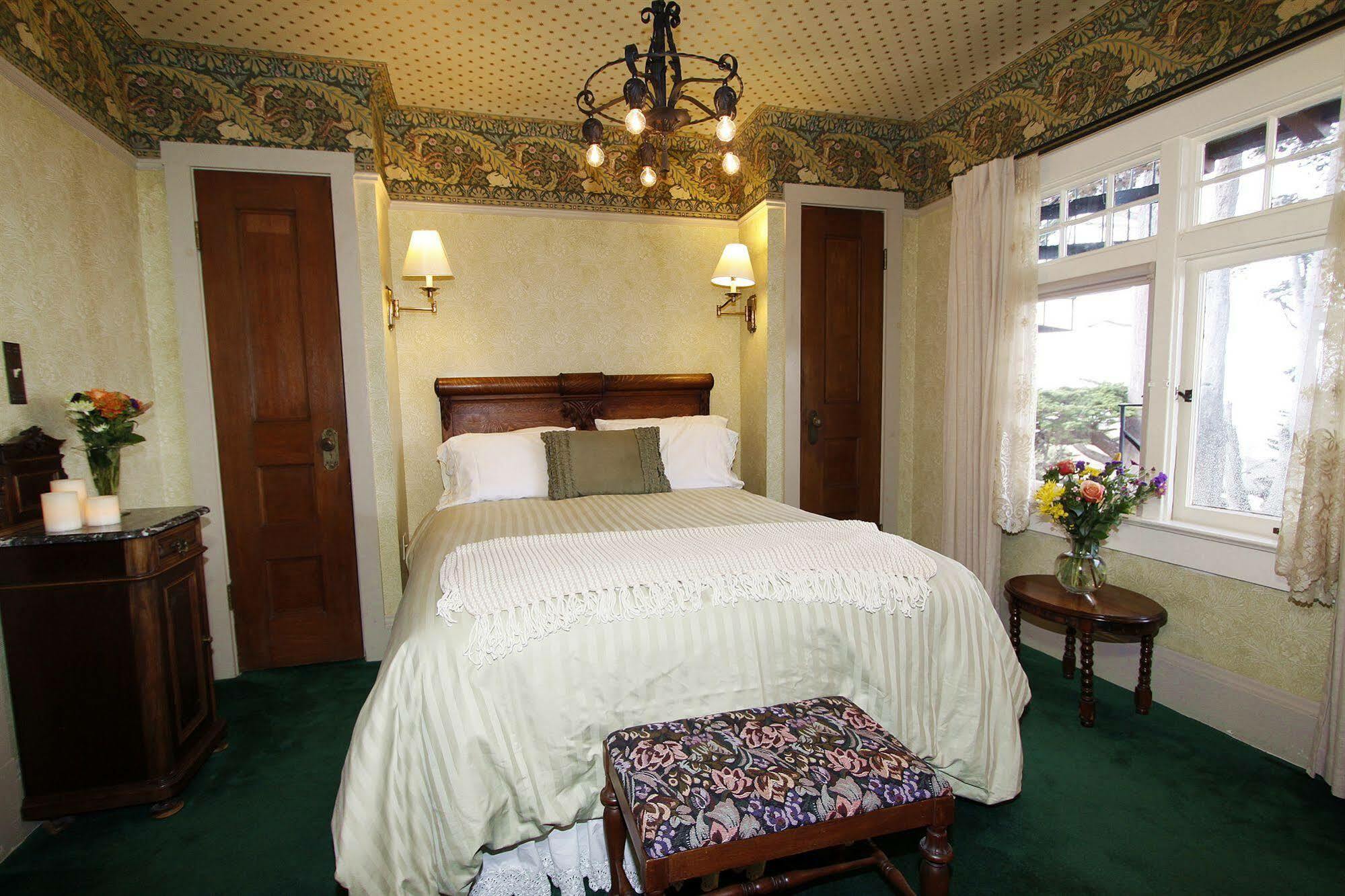 The Jabberwock Bed & Breakfast Монтерей Екстериор снимка